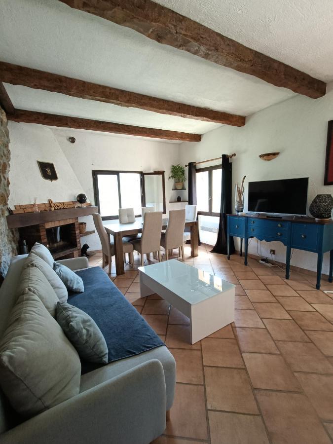 Appartement Privatise Dans Maison Utelle Exterior photo